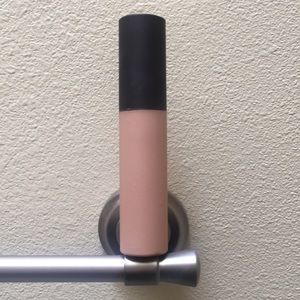 Becca liquid highlighter
